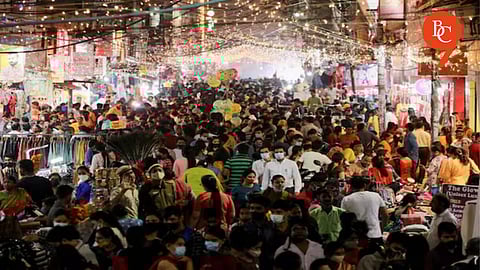 Pune Turns into a Festive Bazaar as Diwali Shopping Peaks on Sunday