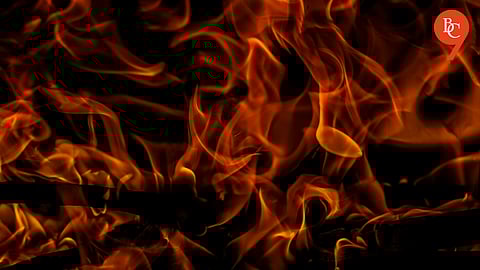 Man Dies in Room Fire at Somwar Peth's Orient Hotel, Pune