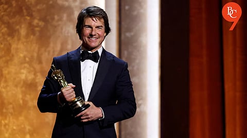 Emotional Tom Cruise Acknowledges Fans and Technicians in Honorary Oscar Acceptance