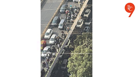 Pune: JCB Breakdown on Sinhagad Road Triggered Traffic Jam on Flyover Near Vitthalwadi