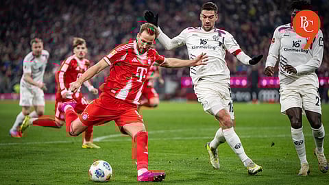 Harry Kane attempts a shot during the match against Mainz, Bundesliga, 2025