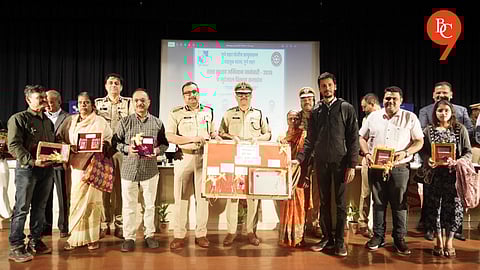 Pune Police Returns Stolen Phones and Valuables Worth ₹4 Crore to Citizens