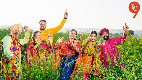 Happy Lohri 2026: 50+ Unique Wishes, Punjabi Greetings & WhatsApp Status