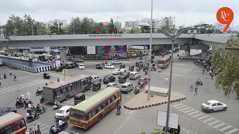 Encroachments and Rash Driving Turns Busy Swargate's Jedhe Chowk into Danger Zone