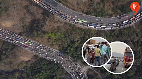 Massive Traffic Gridlock on Mumbai–Pune Expressway; Vehicles Stuck for Kilometres | WATCH