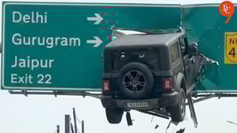 Mahindra Thar Crash Into Highway Signboard: Real or AI-Generated? Here’s the Fact-Check