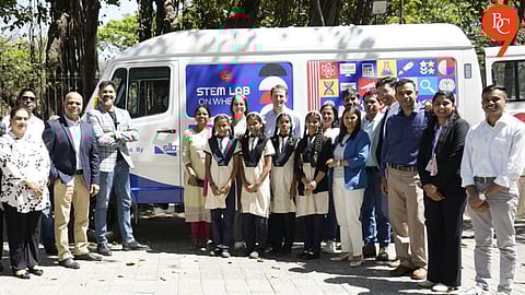 Pune: “STEM on Wheels,” a Mobile Science Lab, Launched to Expand Science Education for Girls