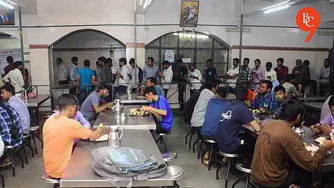 Gas Shortage Disrupts Meals at Savitribai Phule Pune University; Students Warn of Protesting at VC’s Residence