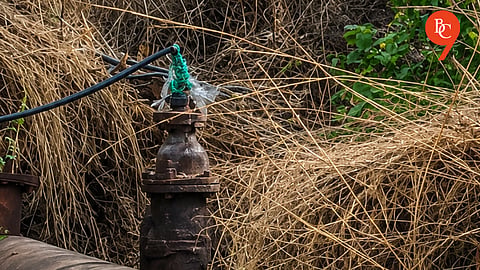 Pune: Kondhwa Drinking Water Pipeline Leak Raises Concerns Amid Water Scarcity