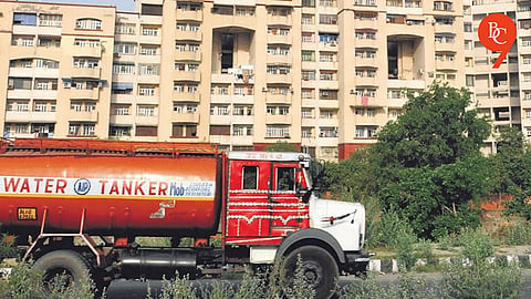 Pune: Khadi Machine–Handewadi Road Turns Into a Death Trap as Heavy Vehicles Endanger Lives