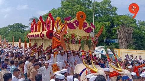Pune Civic Body Orders Removal of Encroachments, Illegal Arches Along Palkhi Route Ahead of Wari