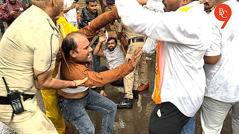 Pune NEET Paper Leak Protest: Congress Workers March to Union Minister Murlidhar Mohol’s Office Amid Heavy Rain