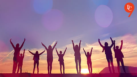 Friendship Day 2026: AI Prompts to Turn Your Favourite Memories Into Photo Keepsakes
