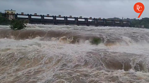 Pune: Khadakwasla Dam Discharge Increased to 22,880 Cusecs; Authorities Warn of Further Rise Amid Heavy Rain