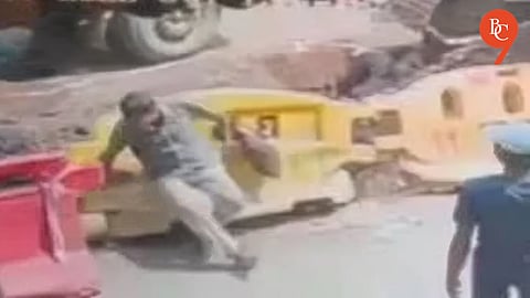 Pune: Senior Citizen Dies After Falling into Deep Pit Dug for Sewage Work in Yerawada