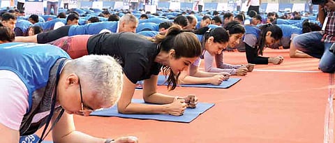 India sets a new Guinness World Record with Plankathon led by Shilpa Shetty