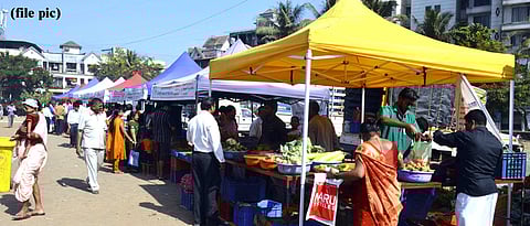 Farmers' bazaar blames PMC for harassment