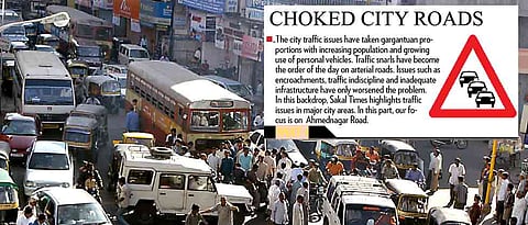 Narrow width causes jams on Sinhagad Rd