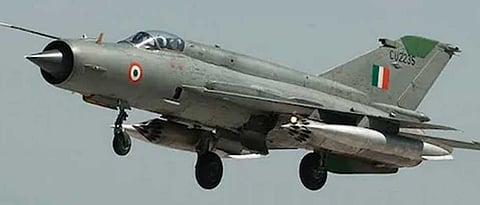 IAF MiG trainer aircraft crashes in MP, pilots eject safely