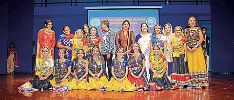 Modern High School holds folk dance contest 