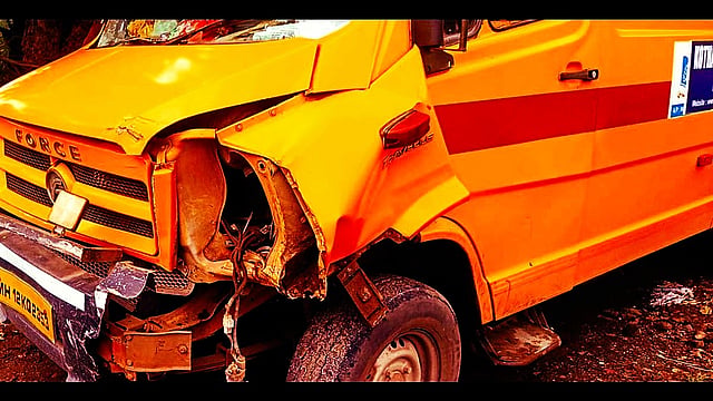 Wagholi: Kothari International School Bus Narrowly Avoids Major ...