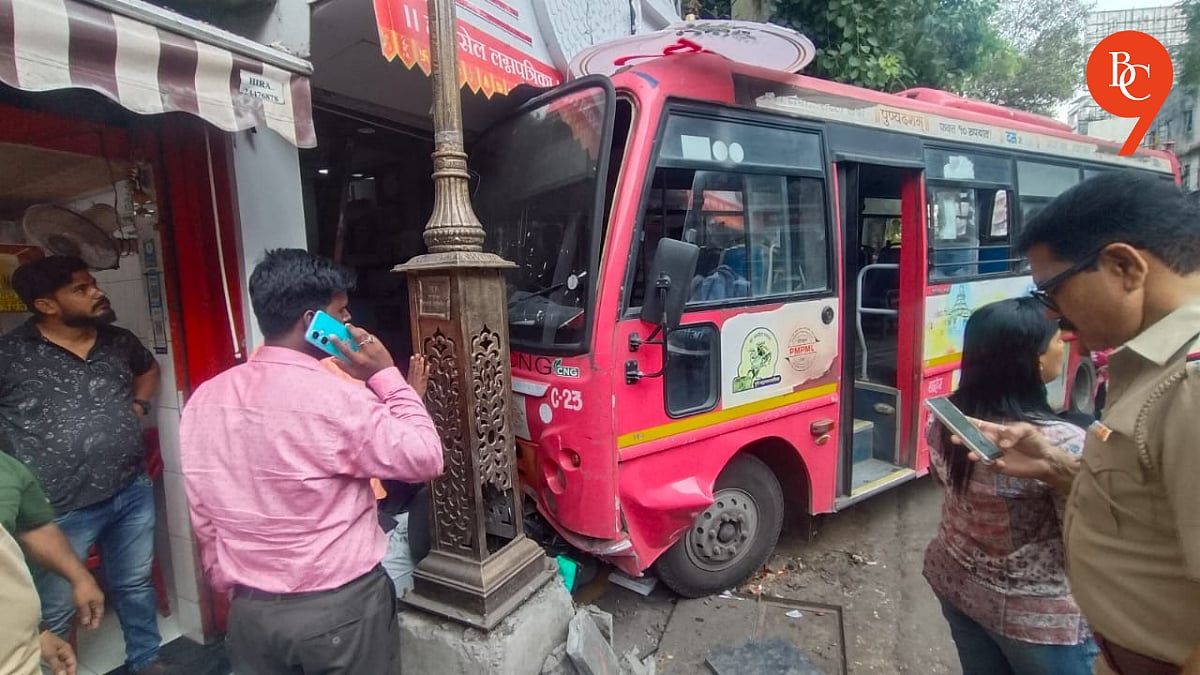 Pune PMPML Bus Crash at Appa Balwant Chowk, No Injuries Reported | Pune ...