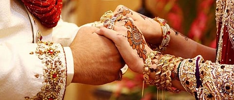 Inter-Caste Love Marriage: Couple Undertakes Barefoot Pandharpur Wari ...