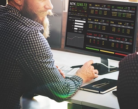 Social Venture Capitalist Reviews: Testing the Broker in Practice