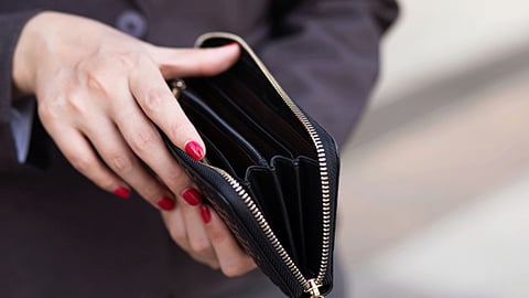 Why Most Affiliates Stay Broke (And Which Niches Fix That)