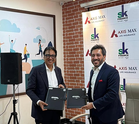 &nbsp;Mr. Rajendra Setia, Managing Director, SK Finance and Mr. Sumit Madan, MD &amp; CEO, Axis Max Life Insurance
