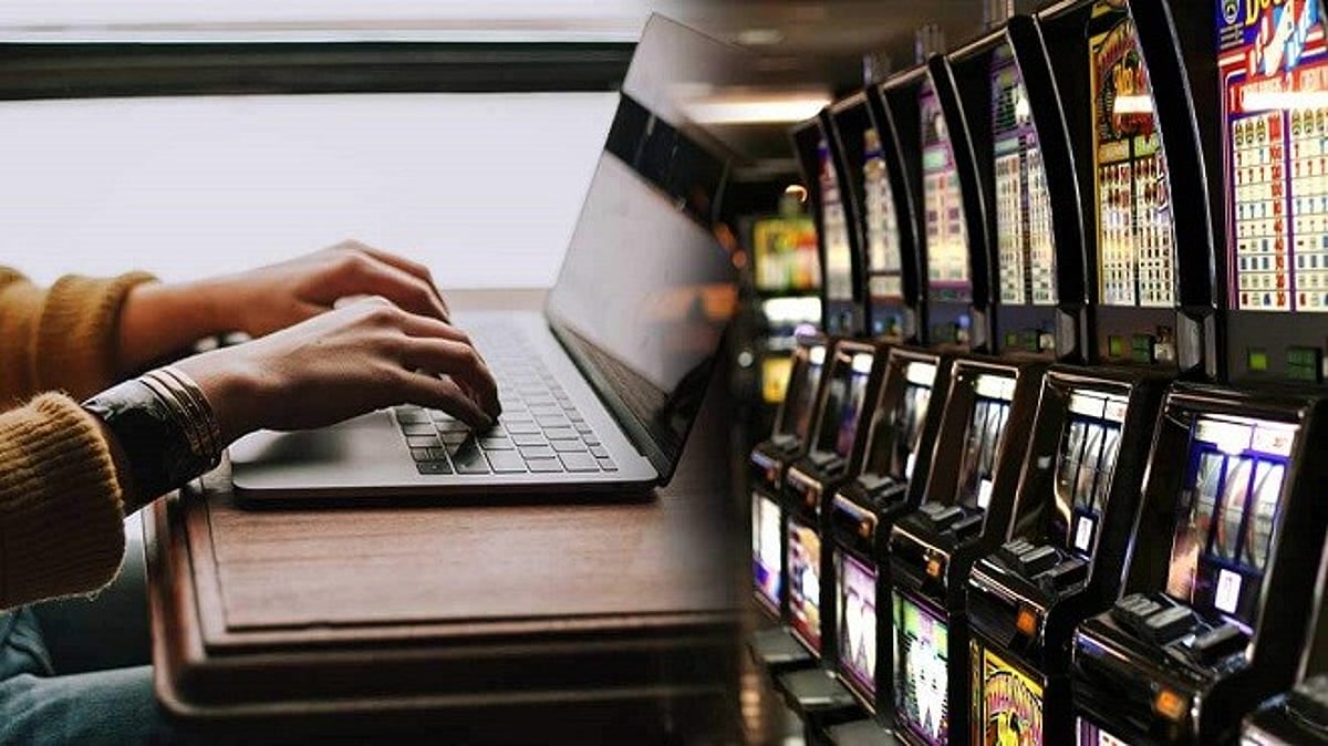 What is a re-trigger in online slot games?