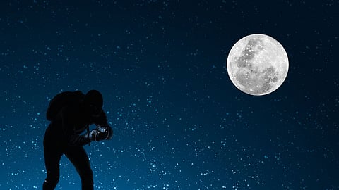 'Moon & Cartoon'