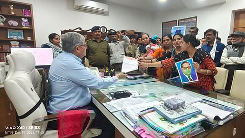 गुजरात भर में शाह की बयानों की कड़ी निंदा हो रही है, बहुजन समाज के लिए बाबा साहब की क्या अहमियत है , यह जानकर भी शाह ने इस प्रकार का ब्यान दिया है जो समुदाय की भावना को आहत कर रहा है