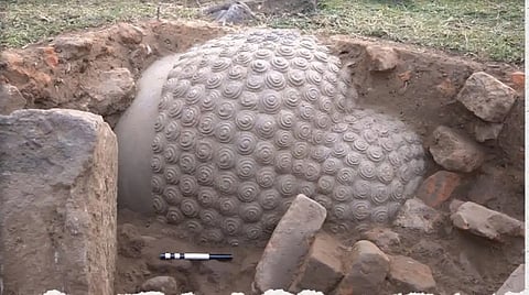 ओडिशा के रत्नागिरी में बुद्ध के सिर की एक तस्वीर
