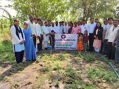  जिला विधिक सेवा प्राधिकरण के सचिव एवं अपर जिला एवं सेशन न्यायाधीश सुनील कुमार गोयल द्वारा  20 मई को ”सृजन की सुरक्षा योजना“ के तहत ग्राम पंचायत नेतावलगढ़ पाढाली में बालिका के जन्मोत्सव पर पौधारोपण कार्यक्रम किया गया। 
