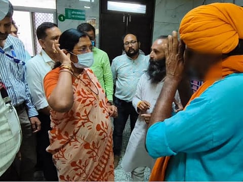 रेप पीड़िता के पिता ने केंद्रीय के सामने जोड़े हाथ