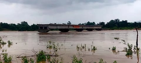 झारखंड में भारी बारिश से तबाही: 10 लोगों की मौत, कई घायल, NDRF का रेस्क्यू ऑपरेशन जारी