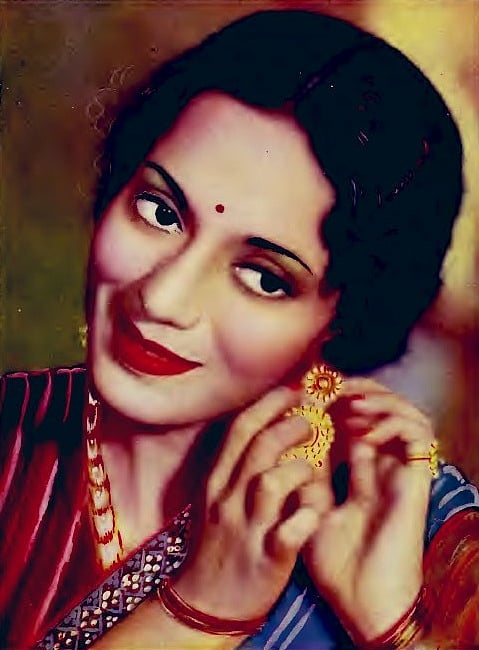 लीला चिटनिस  ने अपने नाटकों और फिल्मों के ज़रिये जातिवाद, महिलाओं की स्थिति और सामाजिक दबावों पर सवाल उठाए।