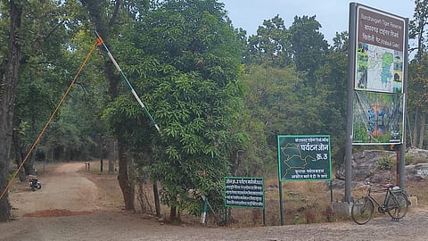 बांधवगढ़ में 90 लाख की आदिवासी ज़मीन बेनामी तरीके से खरीदी, IT विभाग ने ज़मीन की कुर्की की