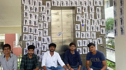 NSUI अंबेडकर के फ़ोटो चस्पा कर किया विरोध