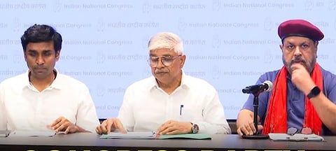 नेताओं ने दिग्विजय सिंह की रिपोर्ट को मंडल आयोग की तरह सामाजिक न्याय का मील का पत्थर बताया।