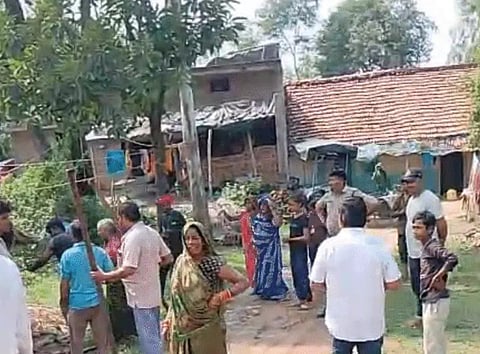 मऊगंज में तहसीलदार पर किसानो की कॉलर पकड़कर गालियां देने का आरोप