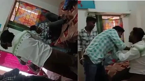 Jhansi Dalit Assault: तमंचा सटाकर दलित युवक को चप्पल से पीटा, उतरवाए कपड़े; Video Viral