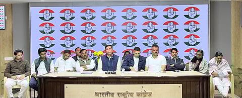 कांग्रेस का आरोप- 'आदिवासियों के जंगल अडाणी के नाम, संविधान हाशिये पर' 