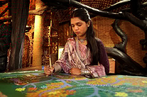 भीली चित्रकार मनीषा बारिया