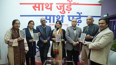 राजकमल के मंच पर नैनीताल की यादें और गरीबी के सवाल; एक साथ हुआ इन 8 चर्चित किताबों का लोकार्पण