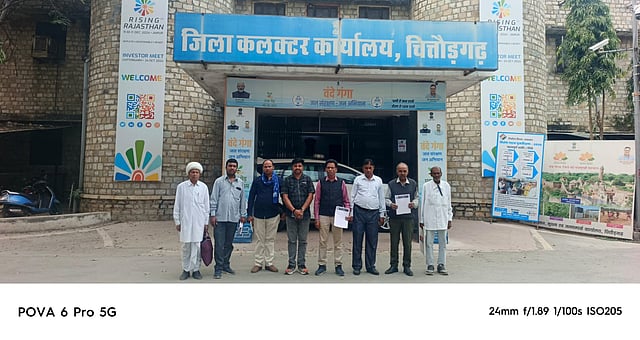 डॉ अंबेडकर वेलफेयर सोसाइटी एवं एससी एसटी महासभा, चित्तौड़गढ़, डॉ अम्बेडकर नागरिक संघ चित्तौड़गढ़ के प्रतिनिधियों ने जिला कलेक्टर से मिलकर चेतन प्रकाश रेगर के साथ हुई मारपीट की निंदा करते हुए राज्य मानवाधिकार आयोग को ज्ञापन दिया।