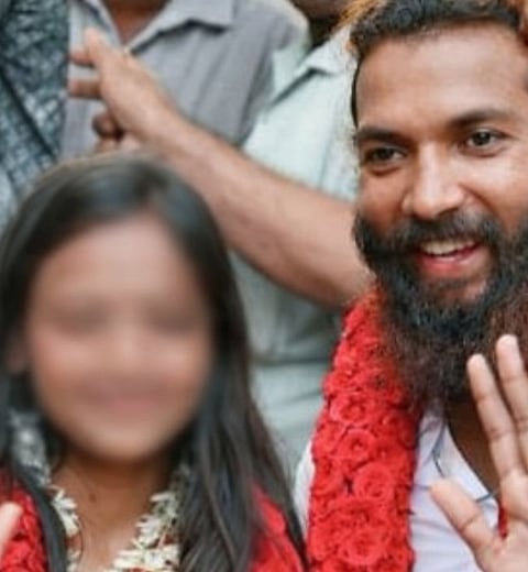 कुंभ वायरल गर्ल की शादी का मामला! नाबालिग होने का खुलासा, पॉक्सो और SC-ST एक्ट में दर्ज हुआ केस, जानिए NCST जांच में क्या तथ्य आए सामने? 