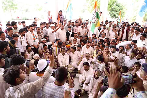 एमपी के सीहोर में गेहूं खरीदी पर राजनीति गर्म, नेता प्रतिपक्ष धरने पर बैठे। 