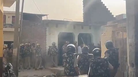 अंबेडकर जयंती पर कासगंज और लखीमपुर में बवाल, पथराव